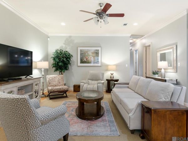 5370 Courtyard Dr, Gonzales, LA 70737