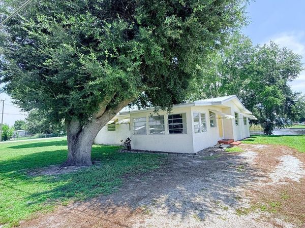 1025 Ash Circle, Okeechobee, FL 34974