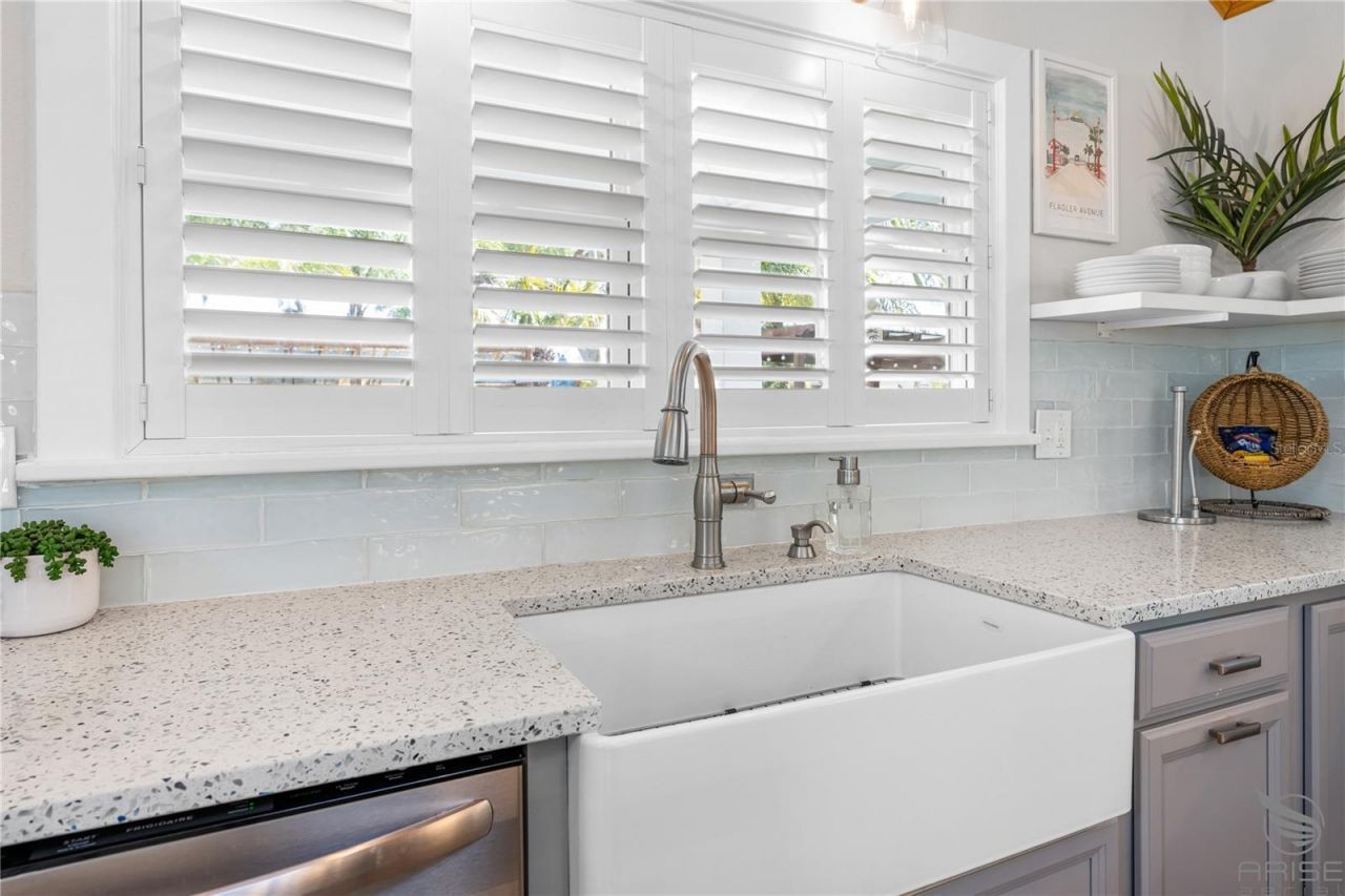 305 Live Oak, New Smyrna Beach, FL 32168 Photo