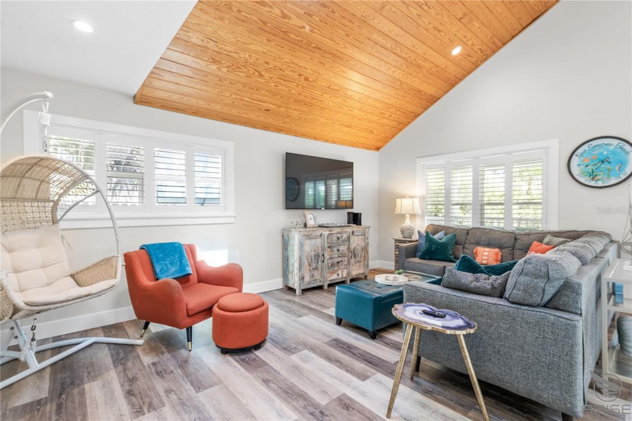 305 Live Oak, New Smyrna Beach, FL 32168 Photo