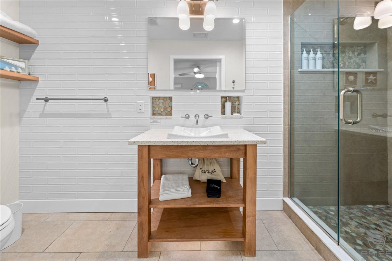 305 Live Oak, New Smyrna Beach, FL 32168 Photo