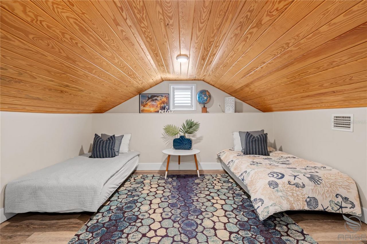 305 Live Oak, New Smyrna Beach, FL 32168 Photo