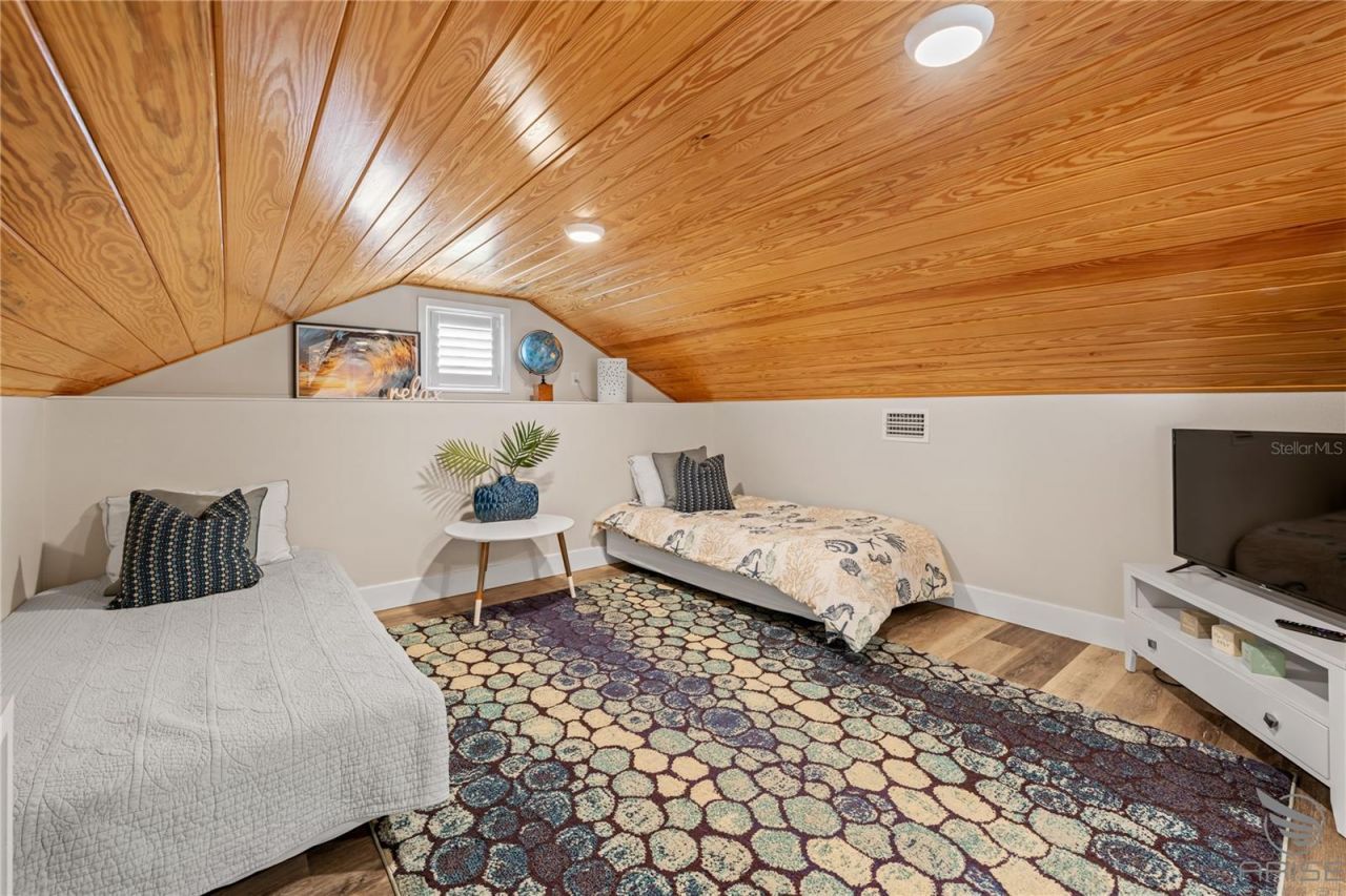 305 Live Oak, New Smyrna Beach, FL 32168 Photo