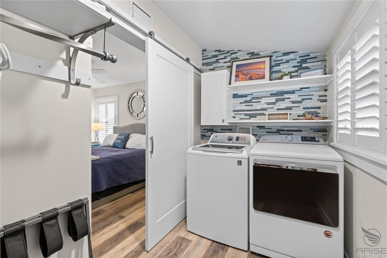 305 Live Oak, New Smyrna Beach, FL 32168 Photo