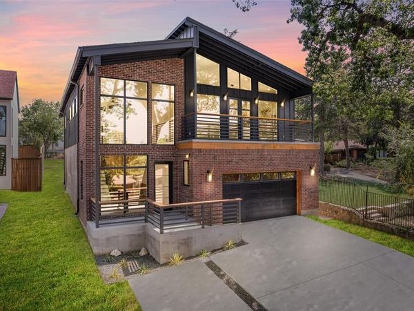 3110 W Jefferson Boulevard, Dallas, TX 75211