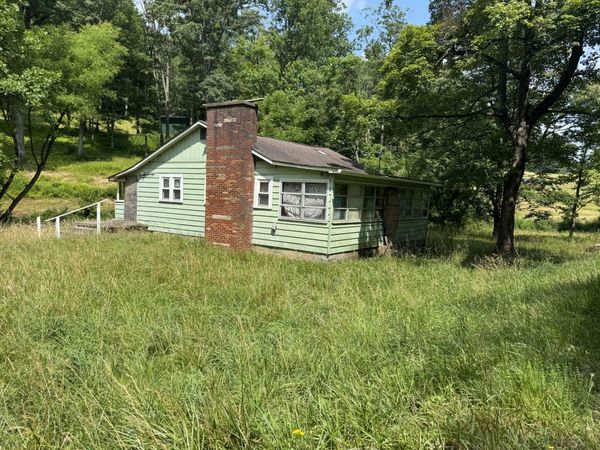 5298 Leivasy Rd, Leivasy, WV 26676