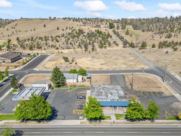 268 N 5th Street, Madras, OR 97741