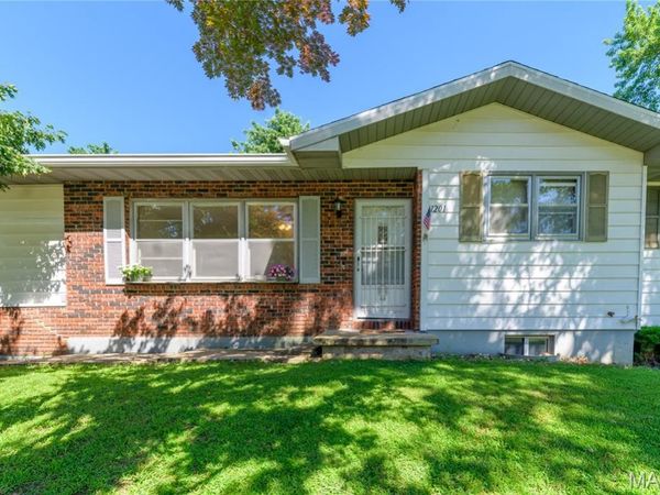 1201 Hull Valley Drive, Waynesville, MO 65583