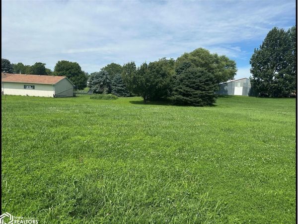 806 Jones Street, Walnut, IA 51577