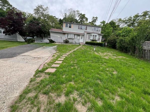 232 Sugarwood Lane, Central Islip, NY 11722