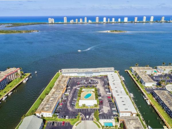 100 Shore Court, Unit 307, North Palm Beach, FL 33408