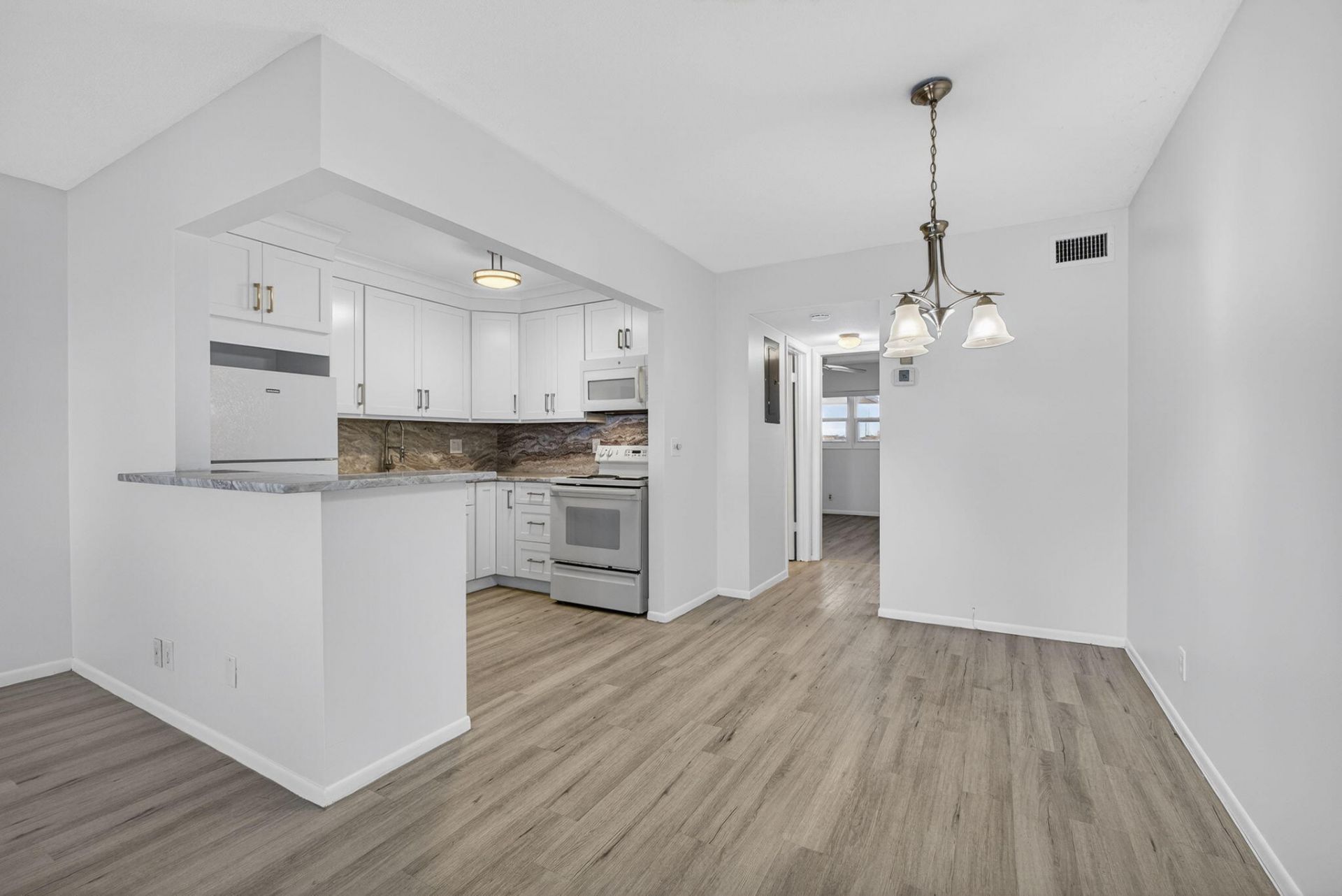 100 Shore Court, Unit 307, North Palm Beach, FL 33408 Photo