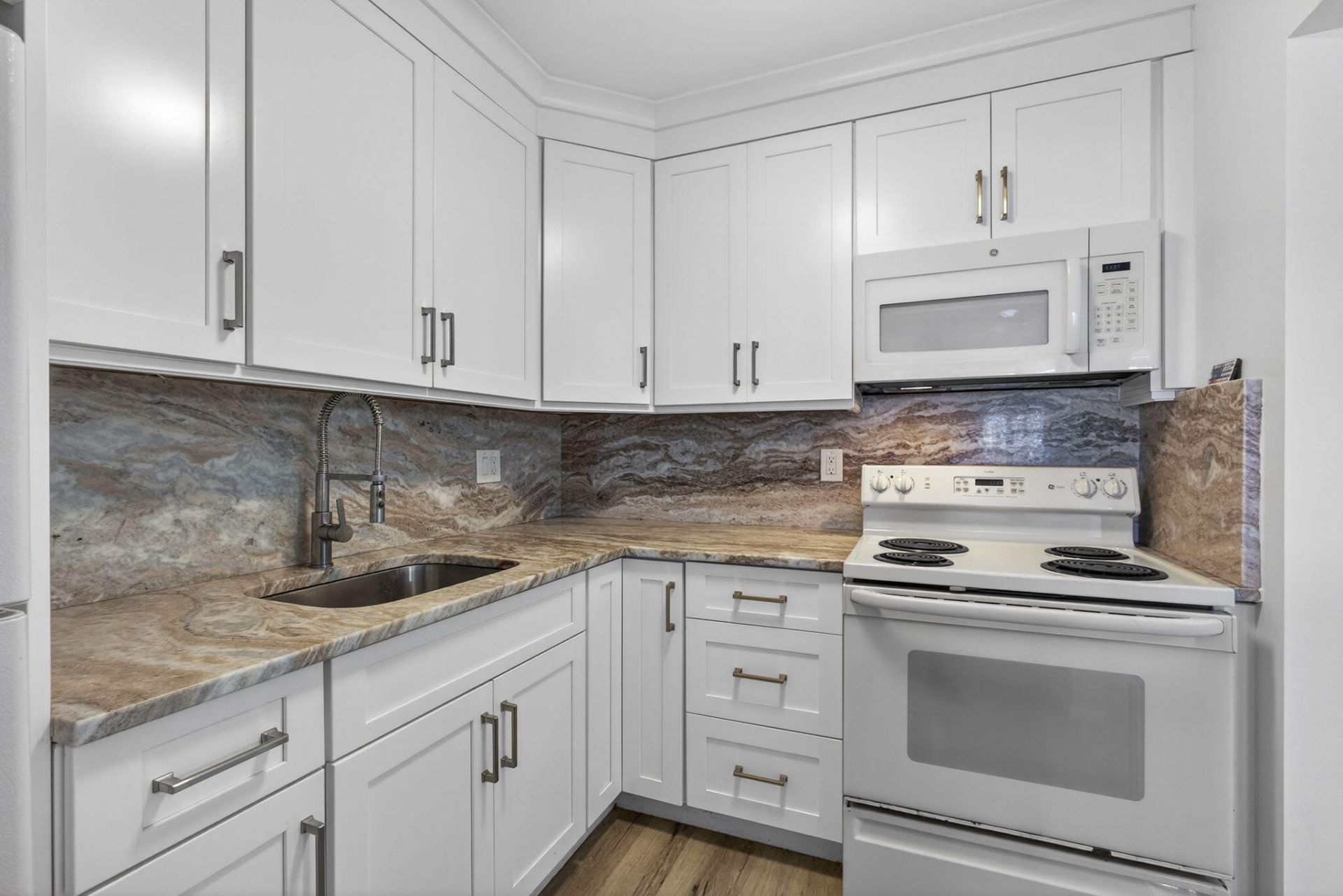 100 Shore Court, Unit 307, North Palm Beach, FL 33408 Photo