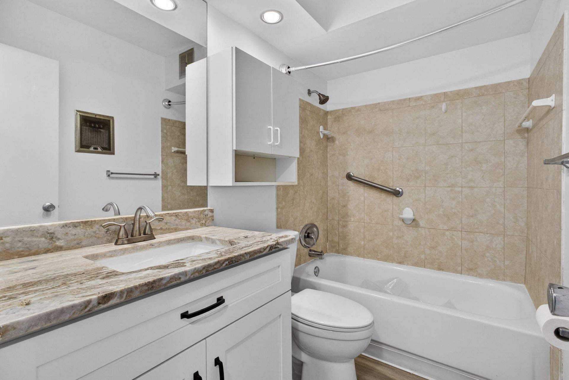 100 Shore Court, Unit 307, North Palm Beach, FL 33408 Photo