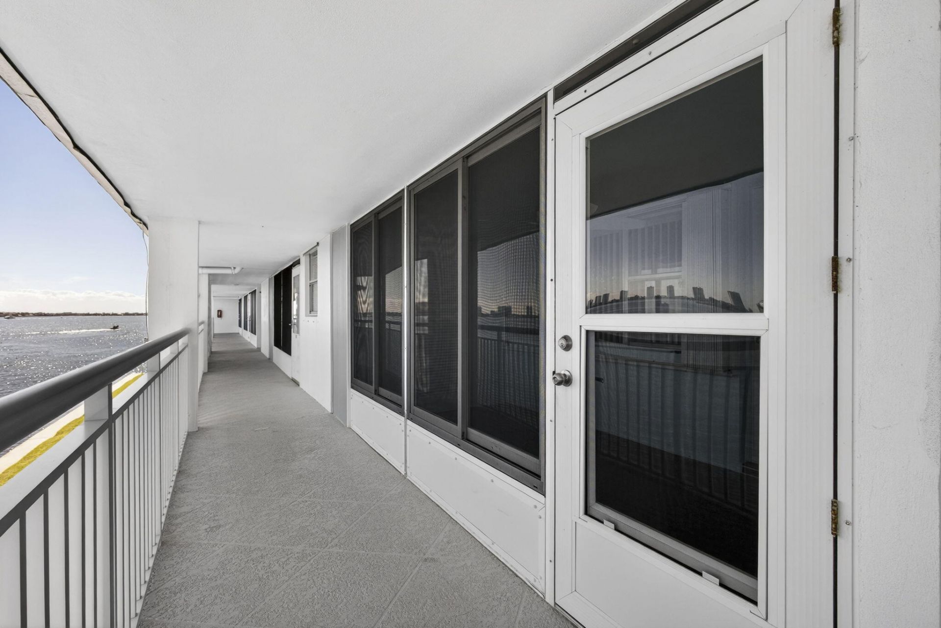 100 Shore Court, Unit 307, North Palm Beach, FL 33408 Photo