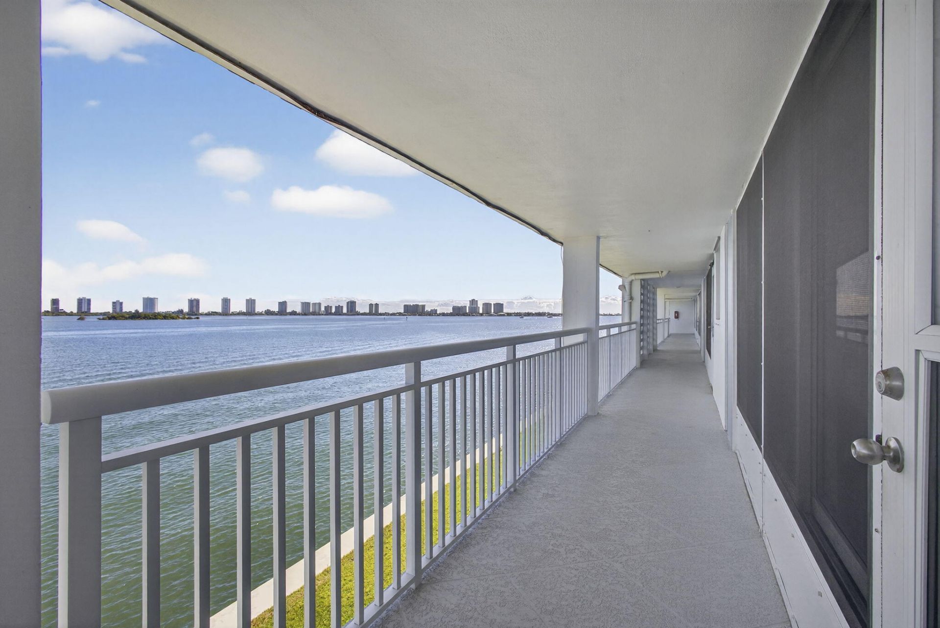 100 Shore Court, Unit 307, North Palm Beach, FL 33408 Photo