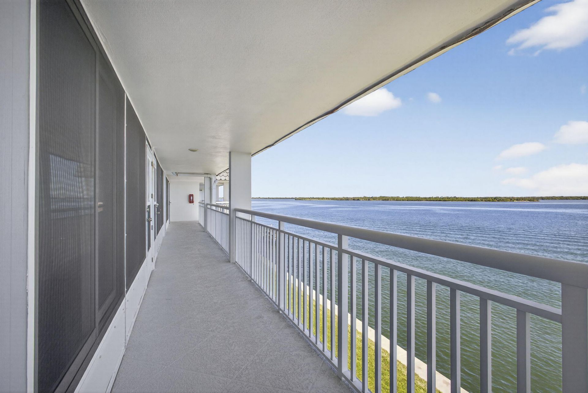 100 Shore Court, Unit 307, North Palm Beach, FL 33408 Photo