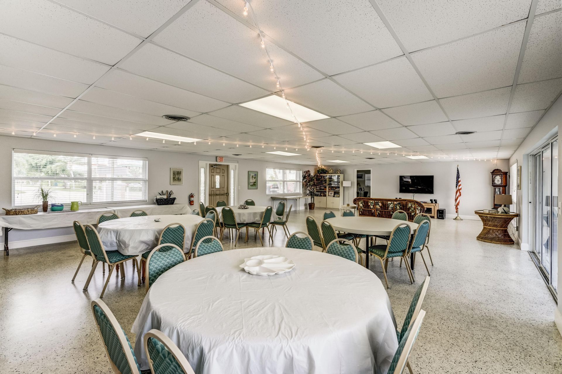 100 Shore Court, Unit 307, North Palm Beach, FL 33408 Photo