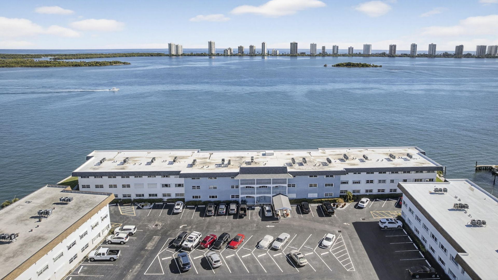 100 Shore Court, Unit 307, North Palm Beach, FL 33408 Photo