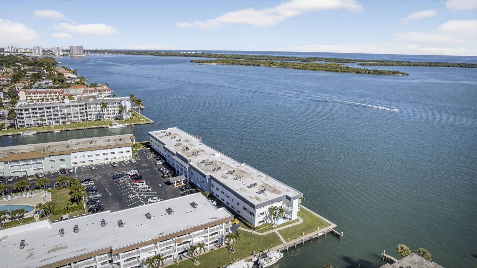 100 Shore Court, Unit 307, North Palm Beach, FL 33408 Photo