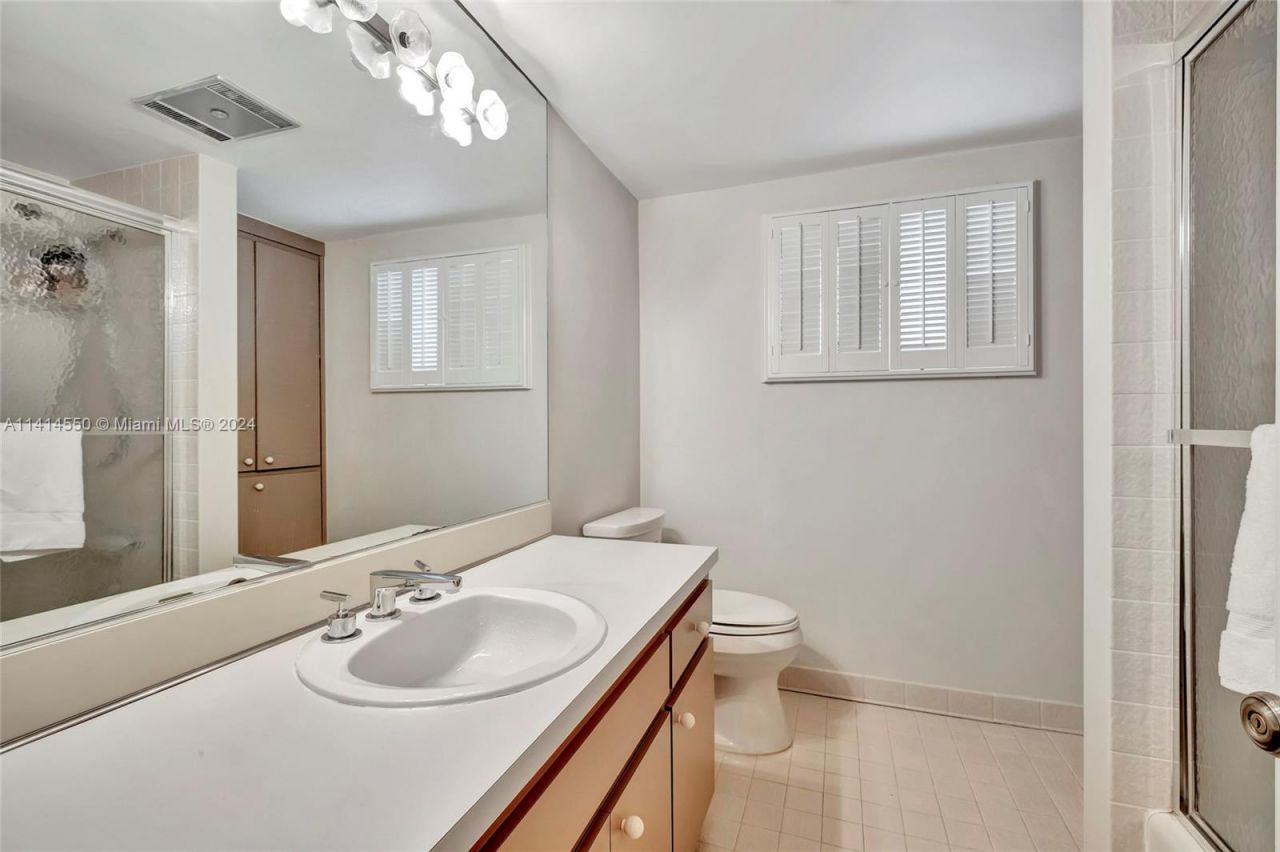 4716 University Dr, Coral Gables, FL 33146 Photo