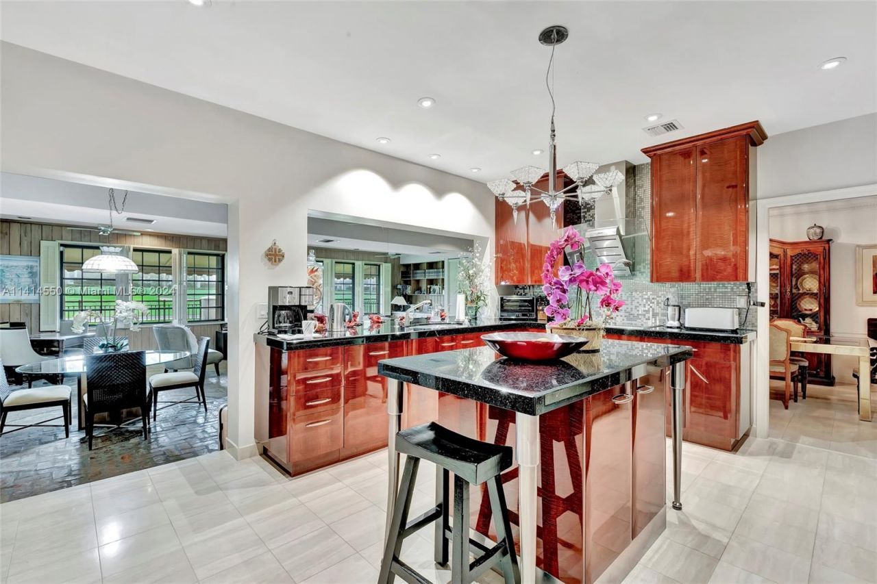 4716 University Dr, Coral Gables, FL 33146 Photo