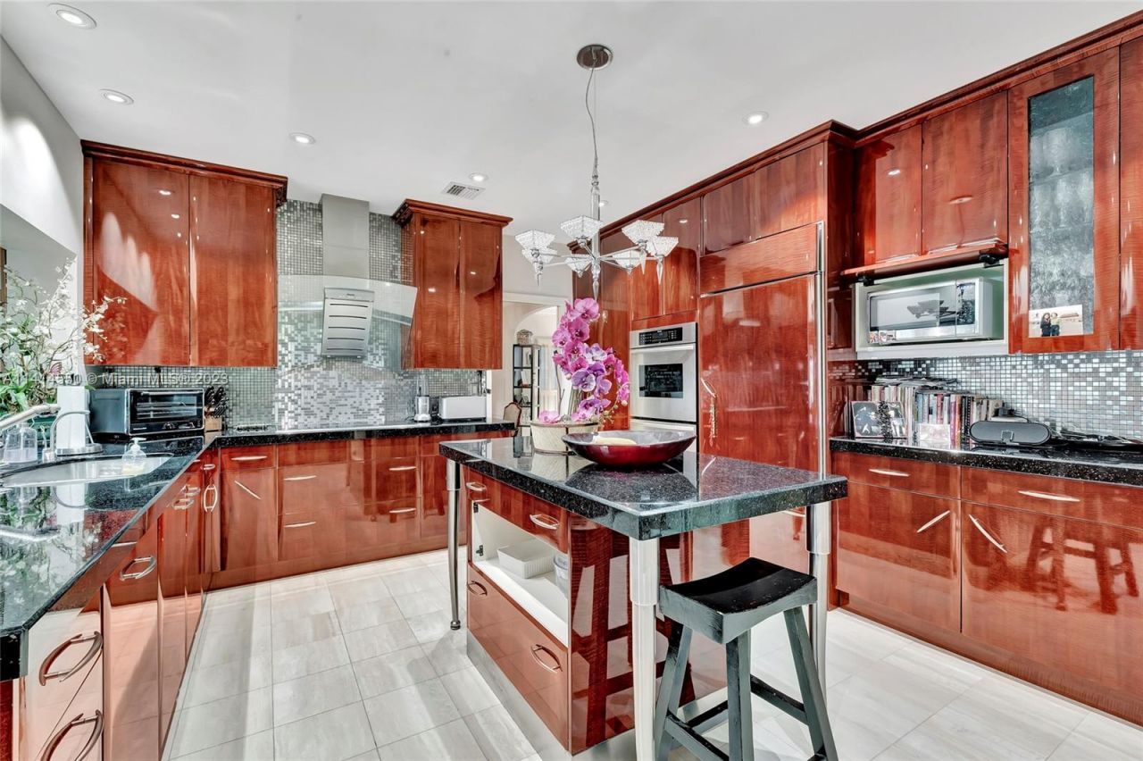 4716 University Dr, Coral Gables, FL 33146 Photo
