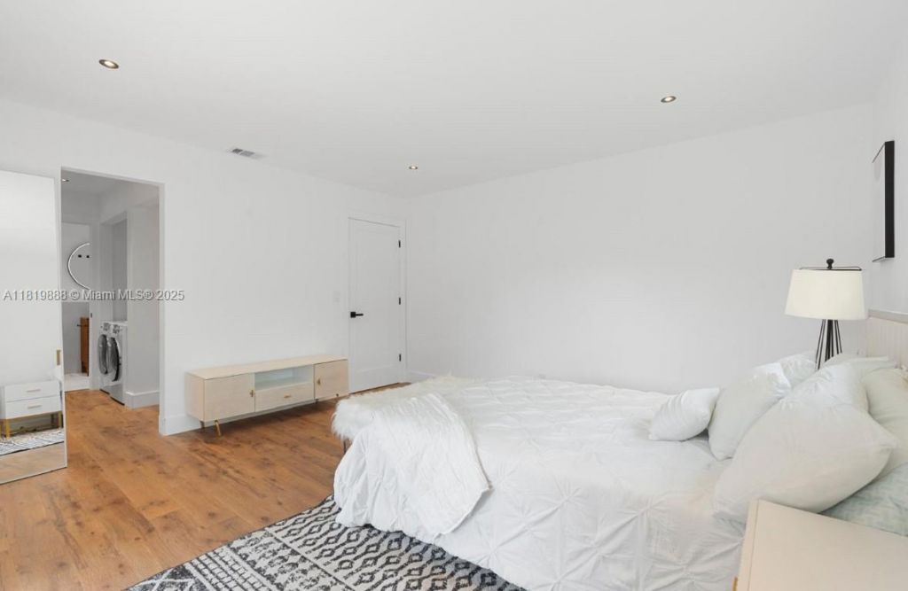 311 SE 3rd Ave, Hallandale Beach, FL 33009 Photo