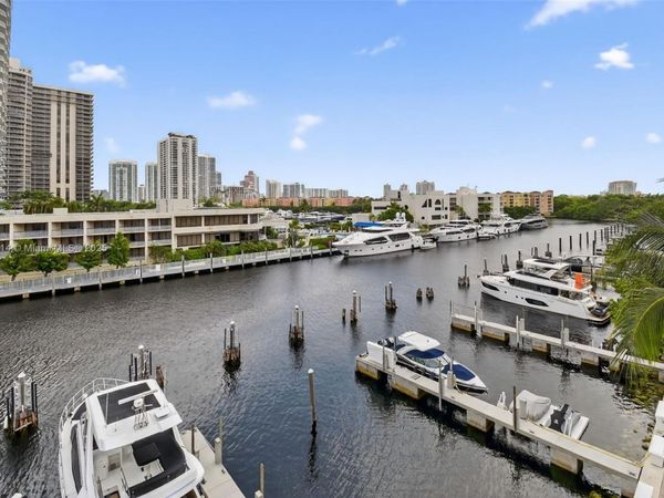 19925 NE 39th PL Boat Slip #17, Aventura, FL 33180
