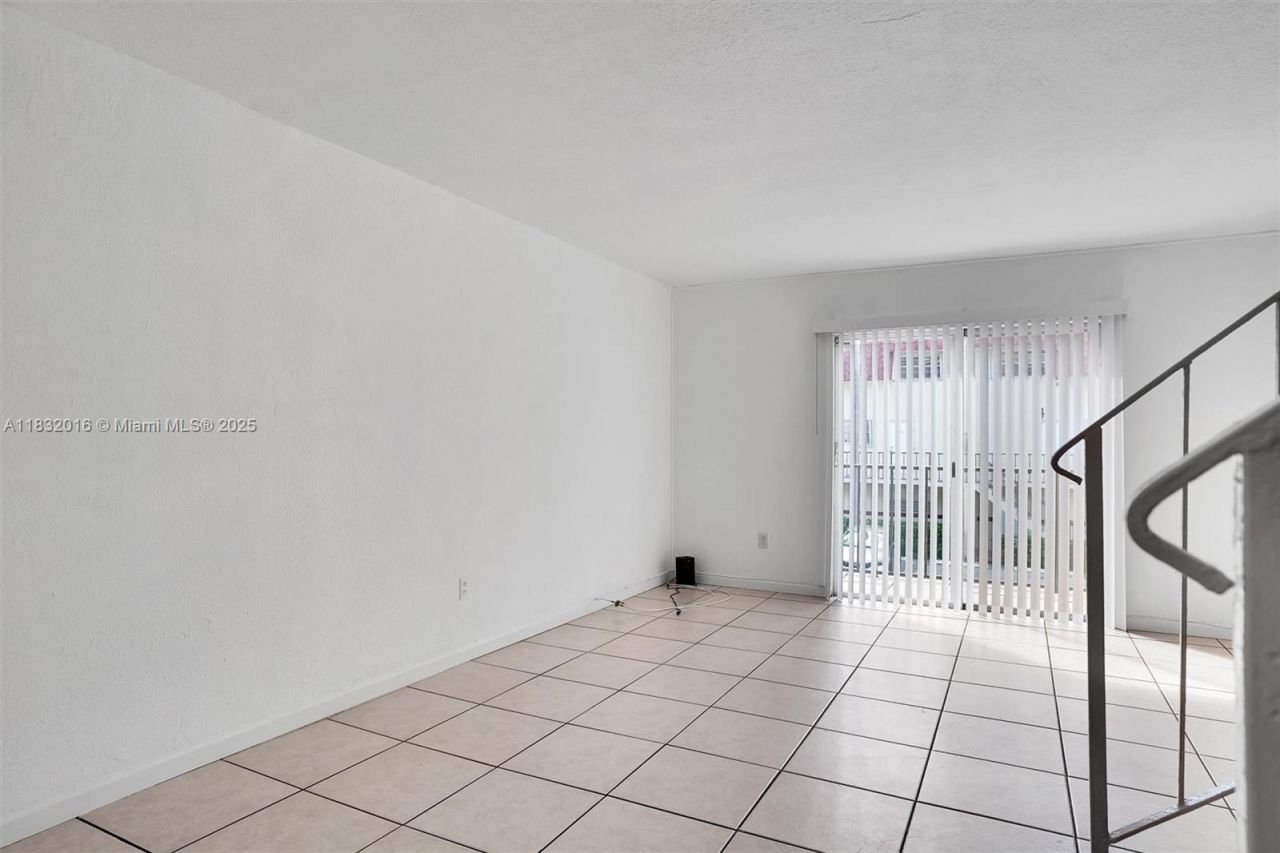 8650 SW 67th Ave, Unit 1025, Pinecrest, FL 33156 Photo