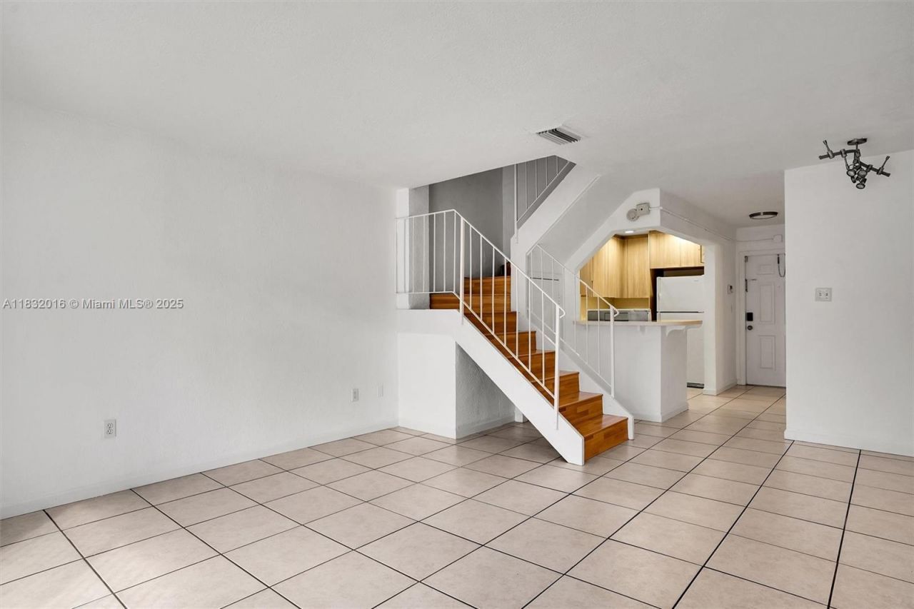 8650 SW 67th Ave, Unit 1025, Pinecrest, FL 33156 Photo