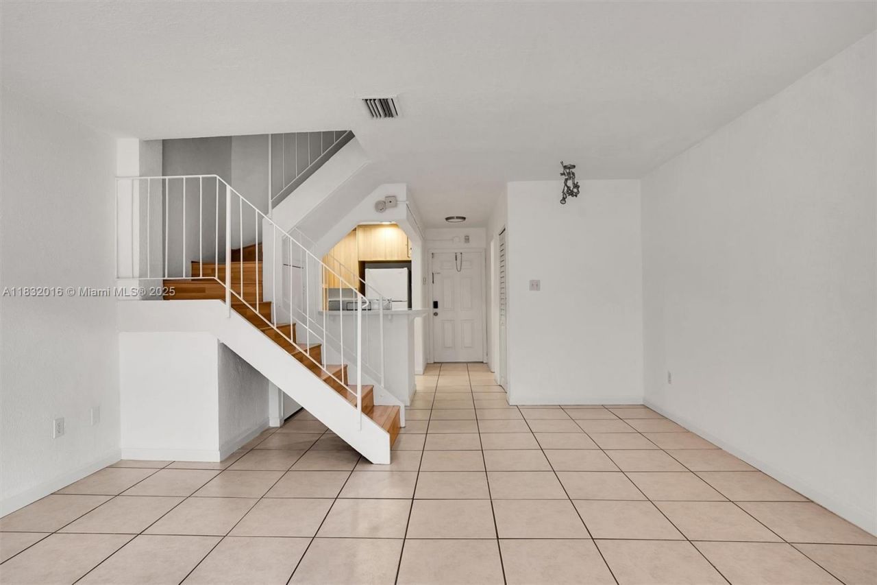 8650 SW 67th Ave, Unit 1025, Pinecrest, FL 33156 Photo