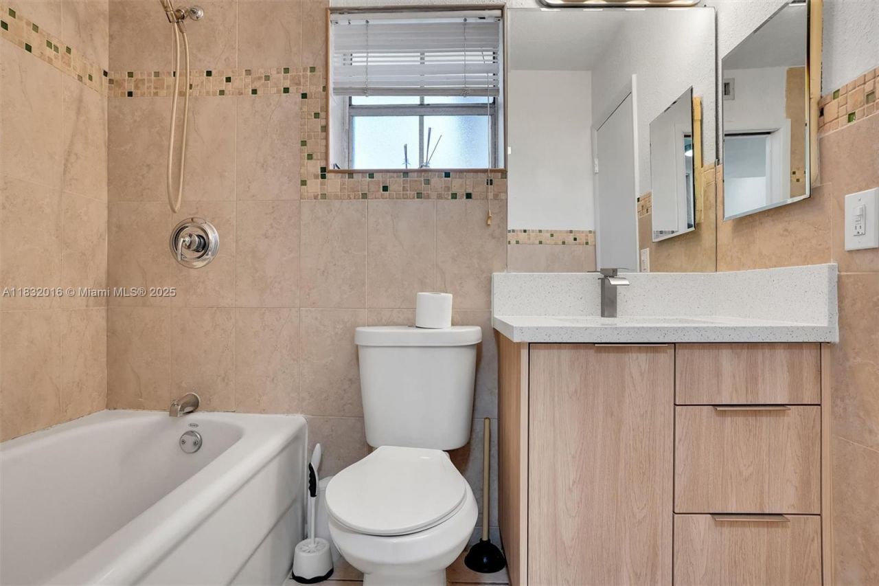 8650 SW 67th Ave, Unit 1025, Pinecrest, FL 33156 Photo