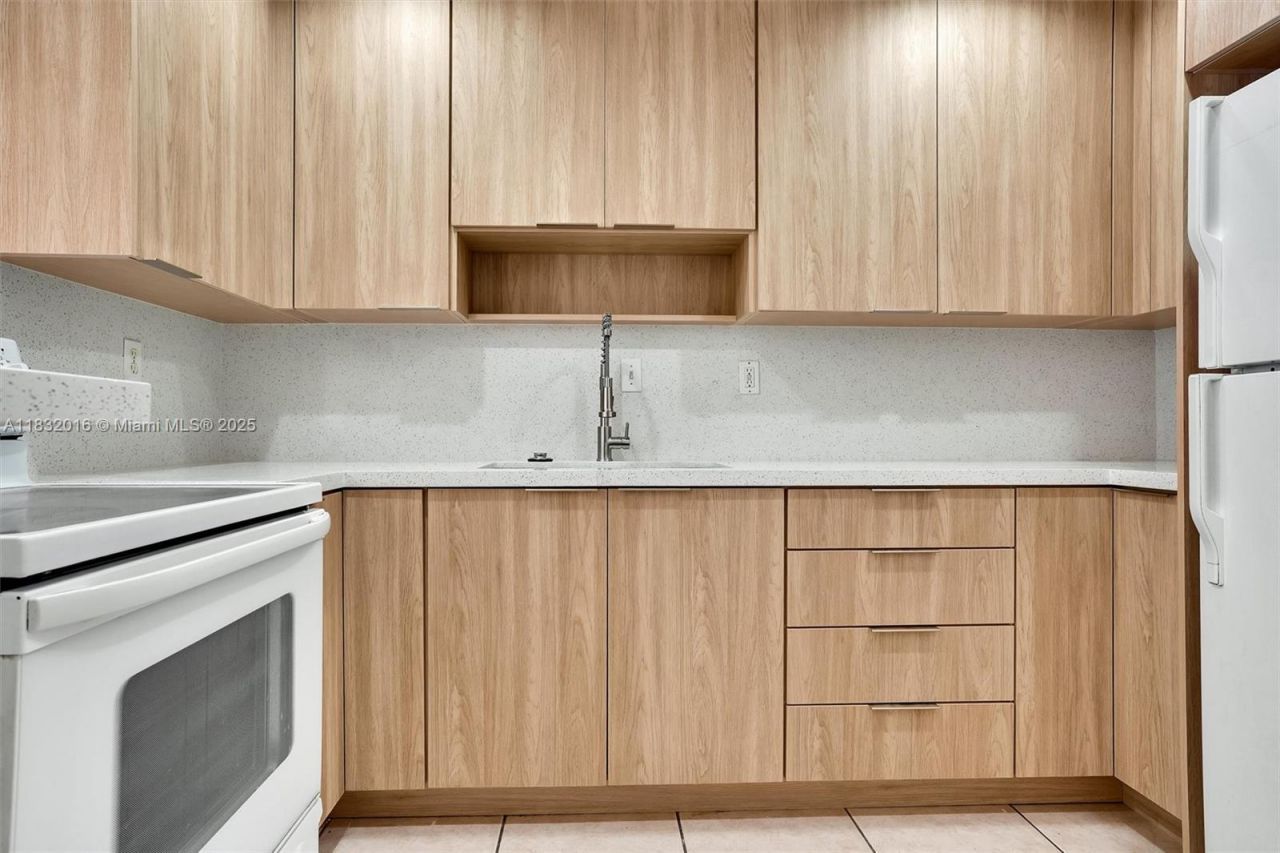 8650 SW 67th Ave, Unit 1025, Pinecrest, FL 33156 Photo