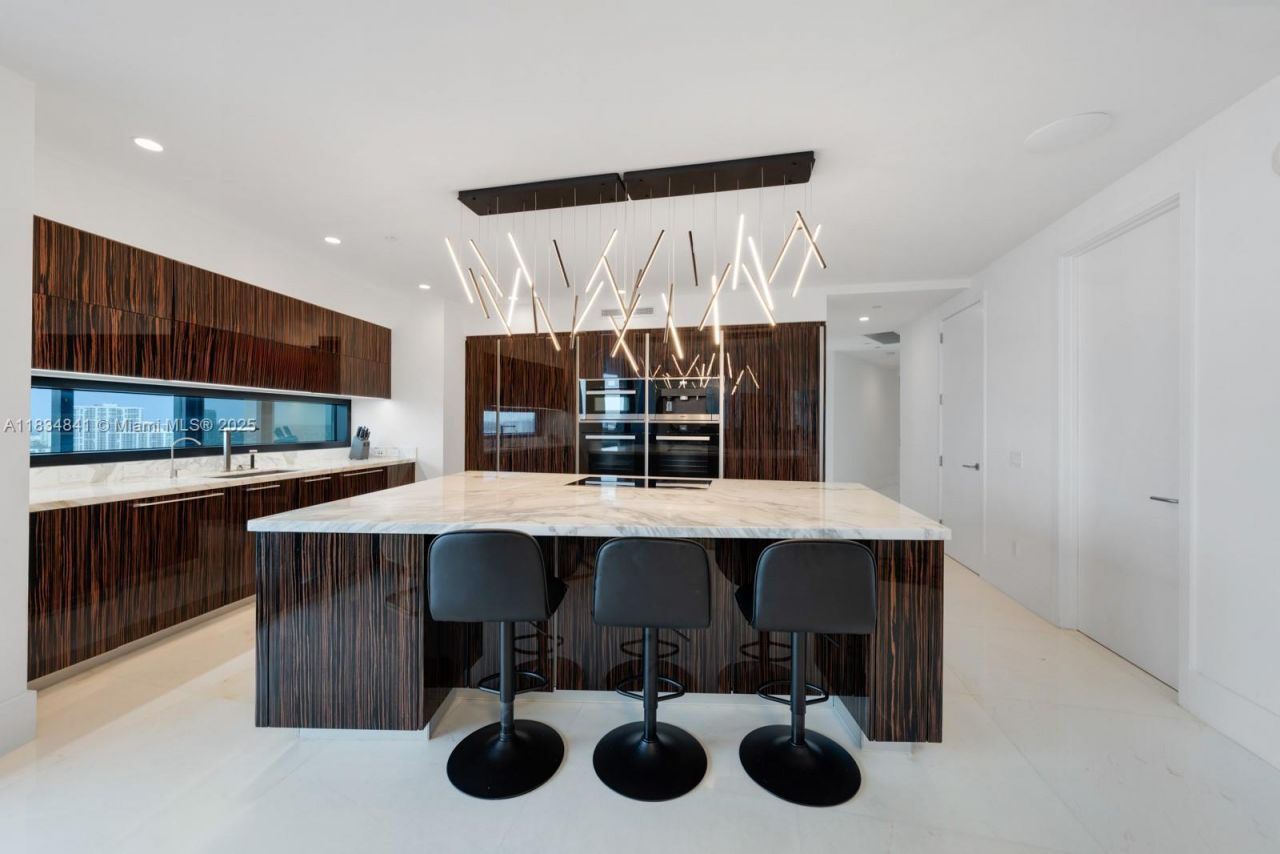 18555 Collins Ave, Unit 2003, Sunny Isles Beach, FL 33160 Photo