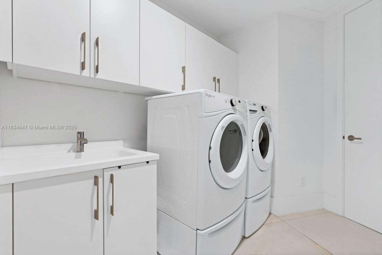 18555 Collins Ave, Unit 2003, Sunny Isles Beach, FL 33160 Photo