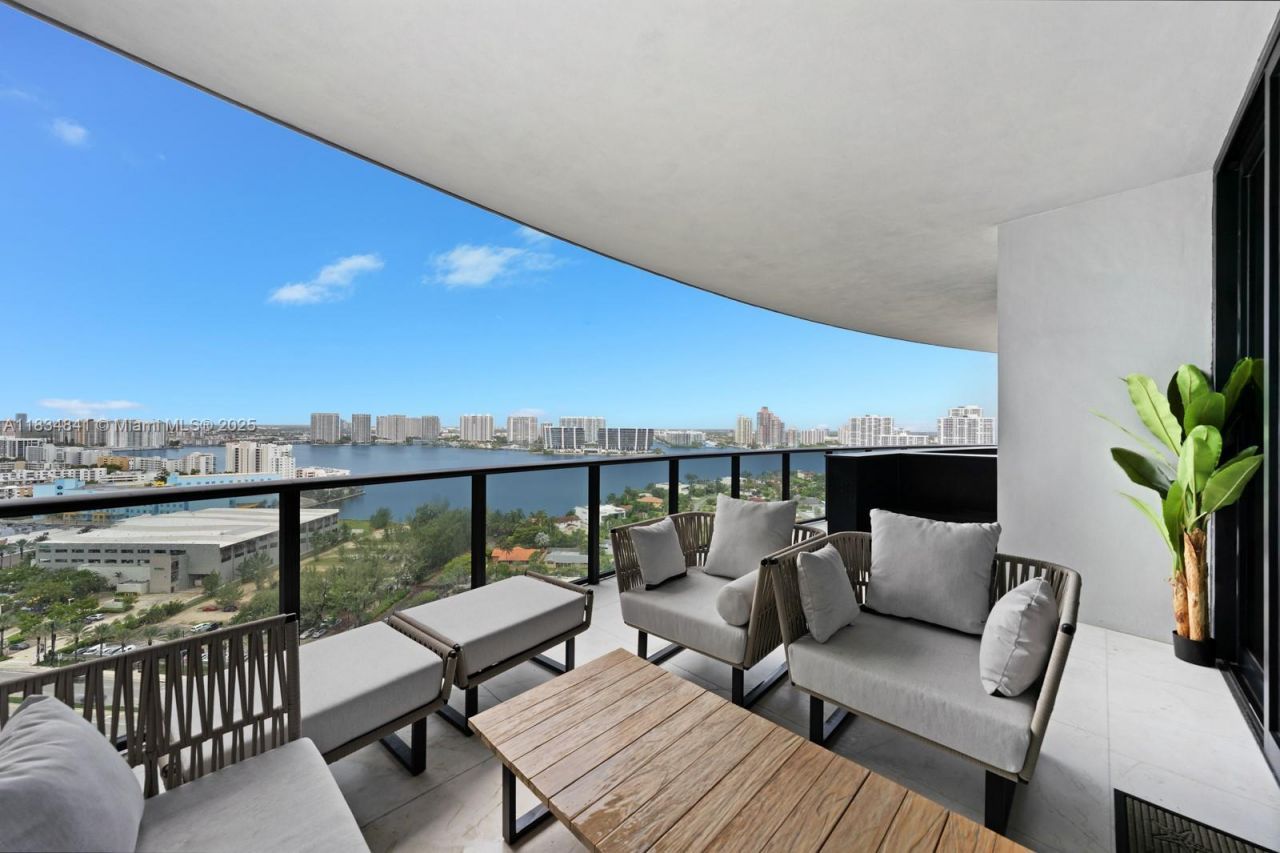 18555 Collins Ave, Unit 2003, Sunny Isles Beach, FL 33160 Photo