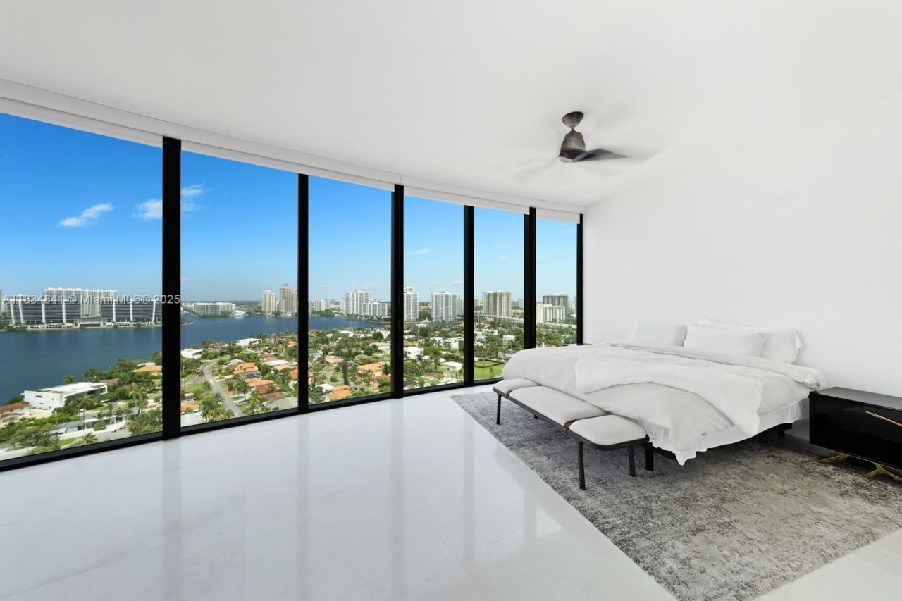 18555 Collins Ave, Unit 2003, Sunny Isles Beach, FL 33160 Photo