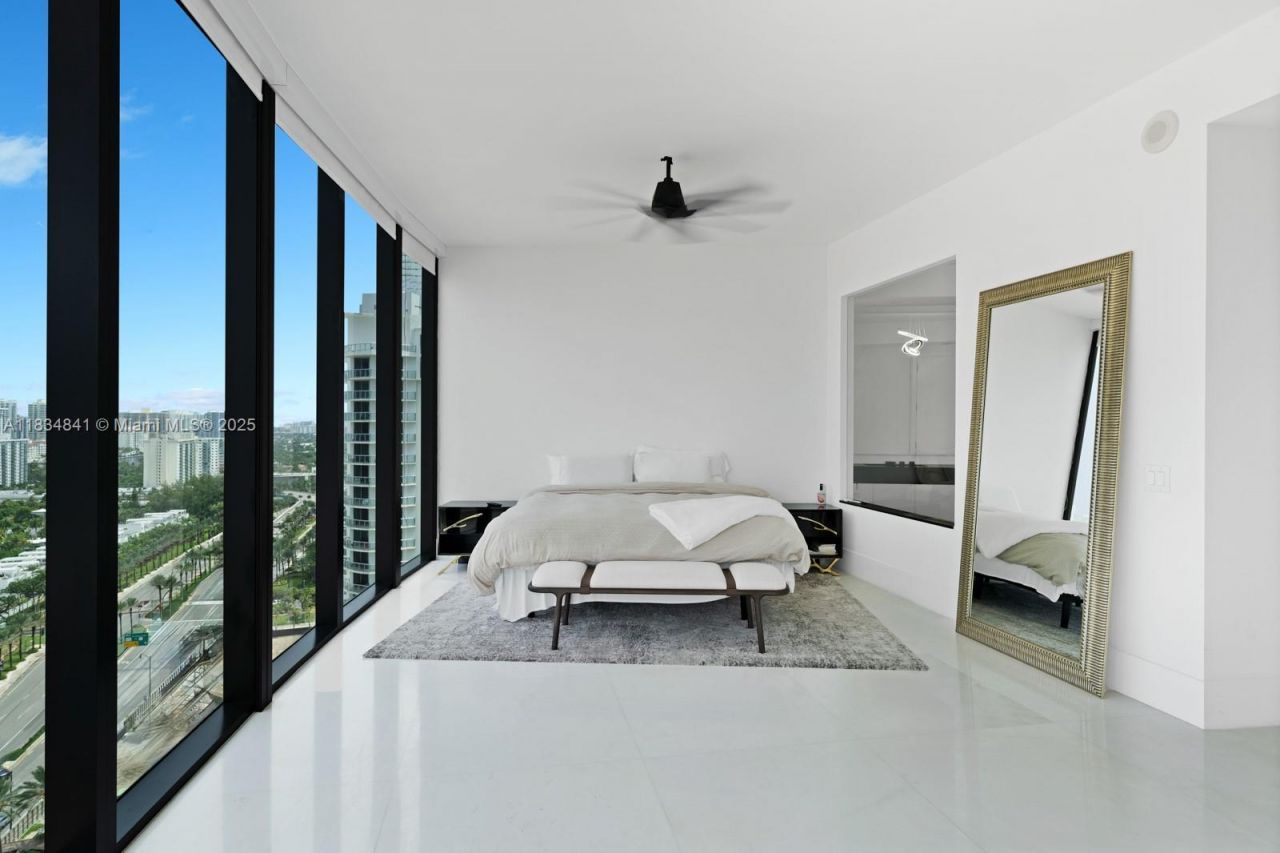 18555 Collins Ave, Unit 2003, Sunny Isles Beach, FL 33160 Photo