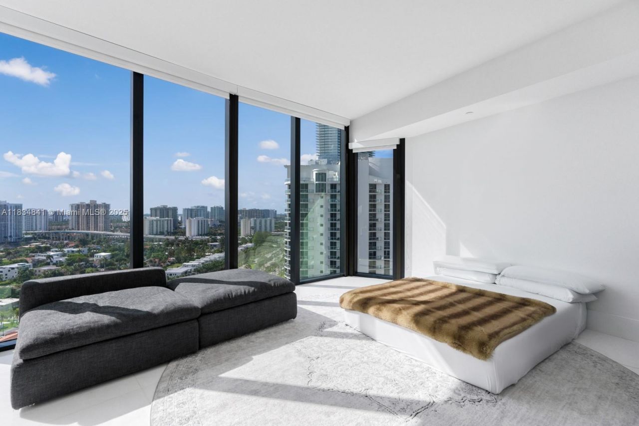 18555 Collins Ave, Unit 2003, Sunny Isles Beach, FL 33160 Photo