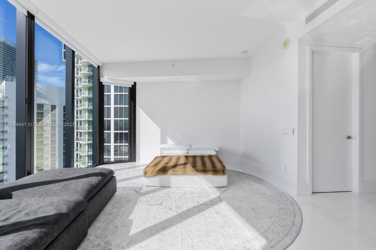 18555 Collins Ave, Unit 2003, Sunny Isles Beach, FL 33160 Photo