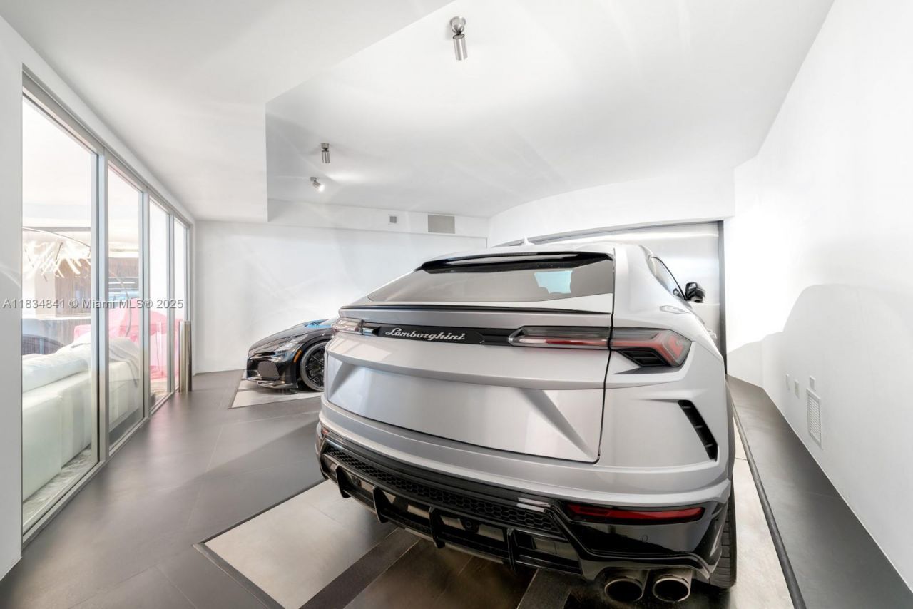 18555 Collins Ave, Unit 2003, Sunny Isles Beach, FL 33160 Photo