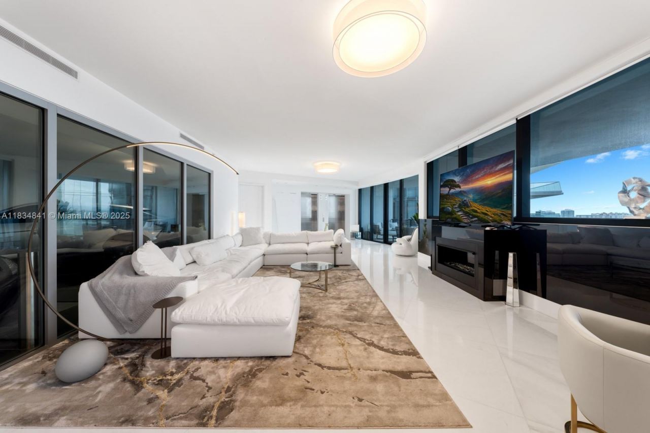 18555 Collins Ave, Unit 2003, Sunny Isles Beach, FL 33160 Photo