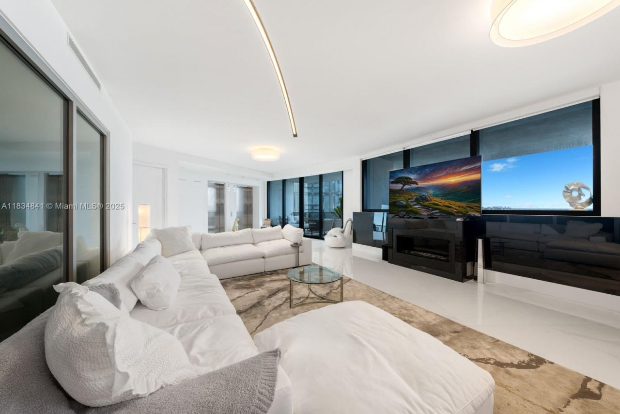 18555 Collins Ave, Unit 2003, Sunny Isles Beach, FL 33160 Photo