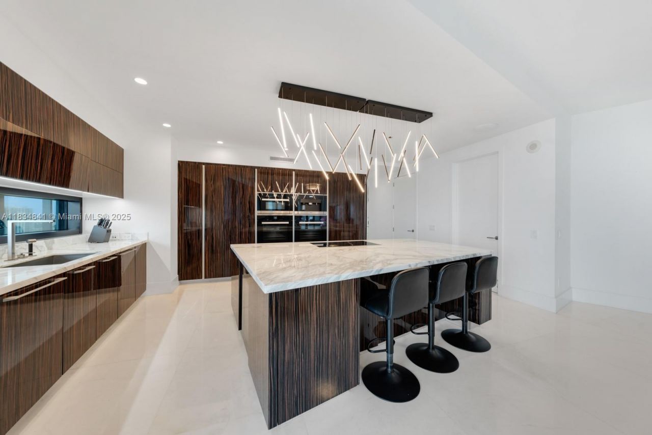 18555 Collins Ave, Unit 2003, Sunny Isles Beach, FL 33160 Photo