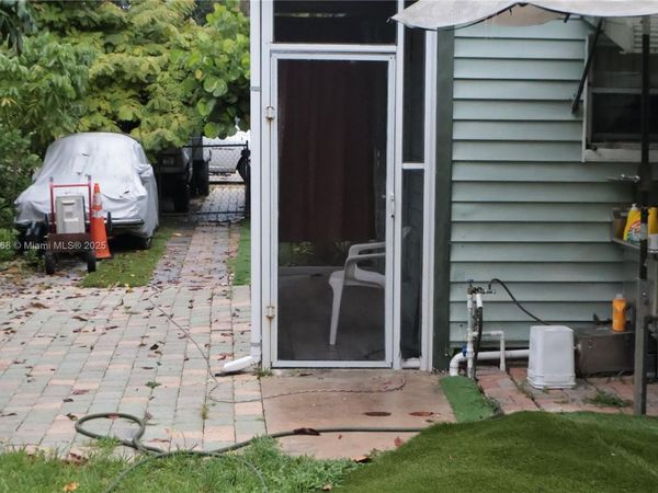 256 Broward Ave, Green Acres, FL 33463