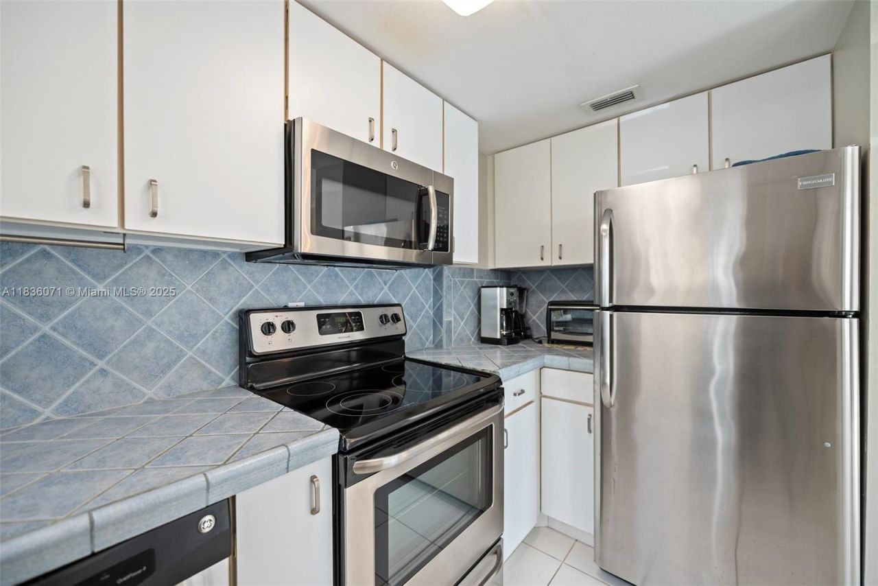 341 N Birch Rd, Unit 216, Fort Lauderdale, FL 33304 Photo