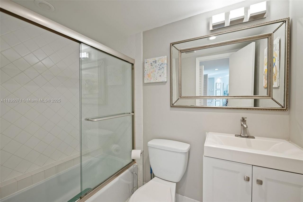 341 N Birch Rd, Unit 216, Fort Lauderdale, FL 33304 Photo