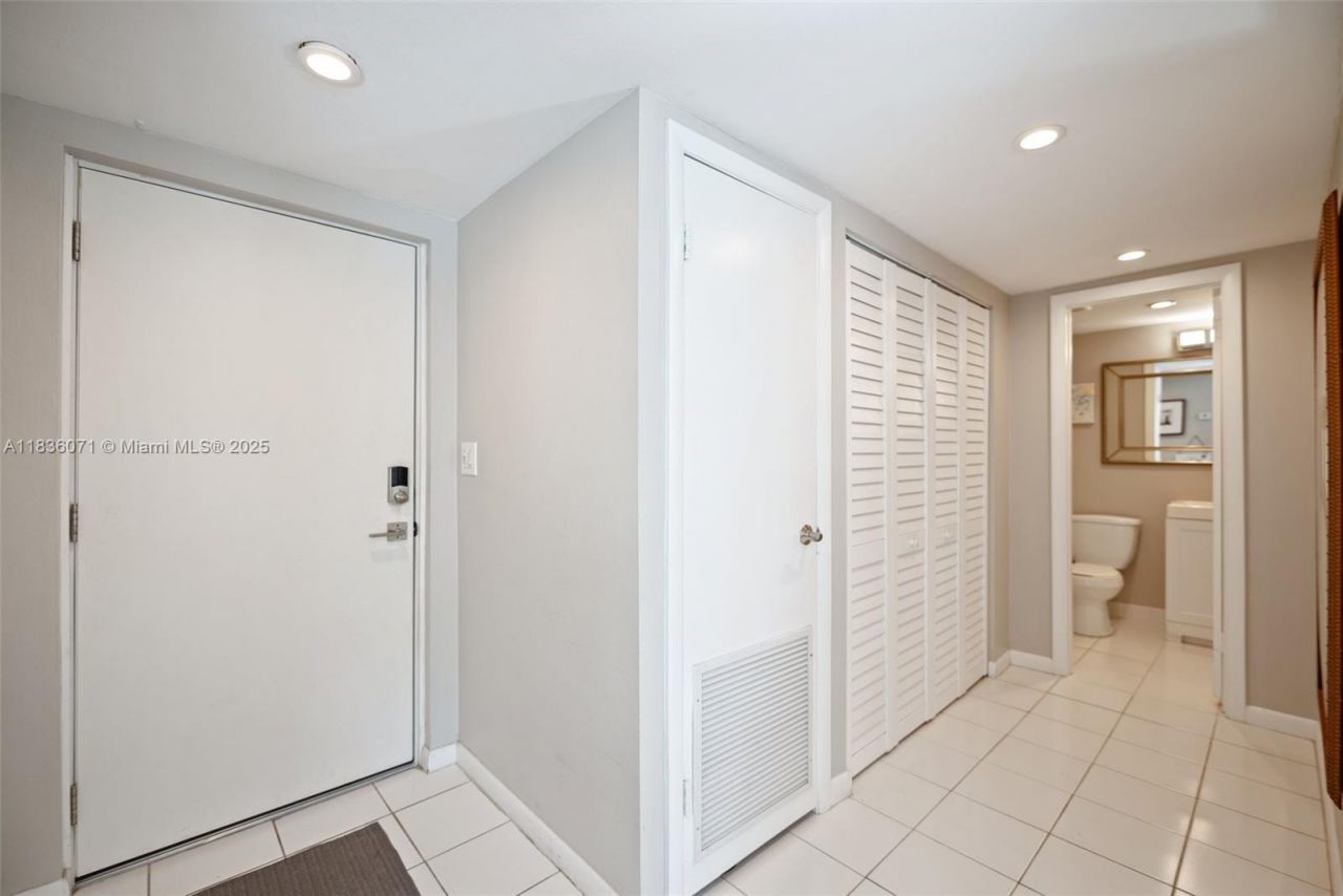 341 N Birch Rd, Unit 216, Fort Lauderdale, FL 33304 Photo