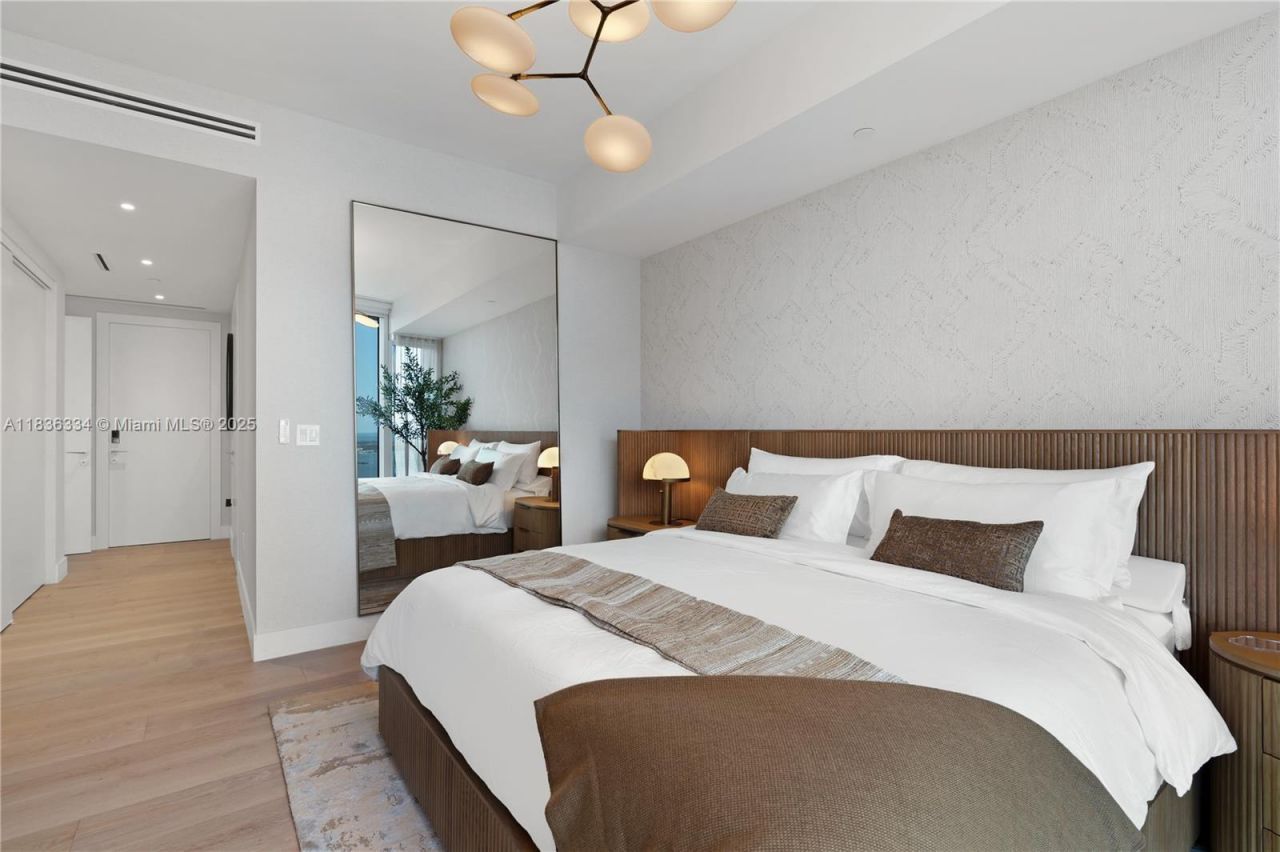 300 Biscayne Blvd Way, Unit 4707, Miami, FL 33131 Photo